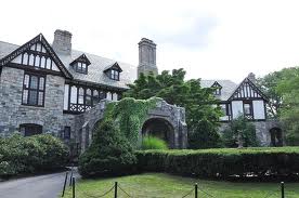 Henderson House front image