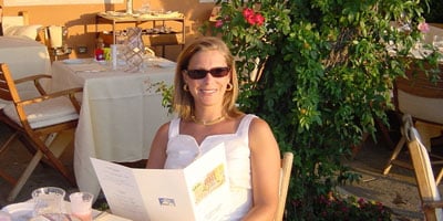 carolyn-muszynski-casual-bio-photo-400.jpg
